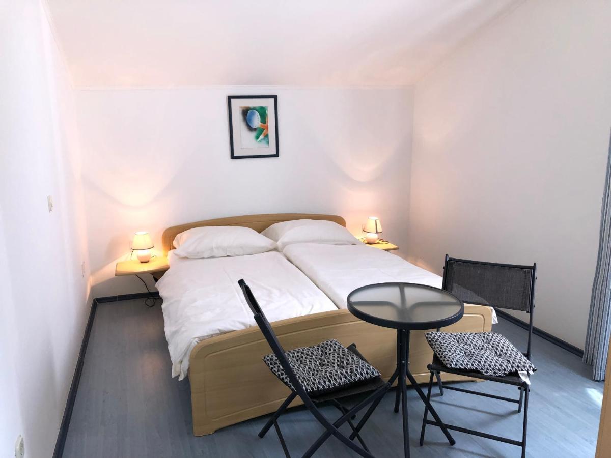 Apartments Mikelic Kampor Eksteriør billede