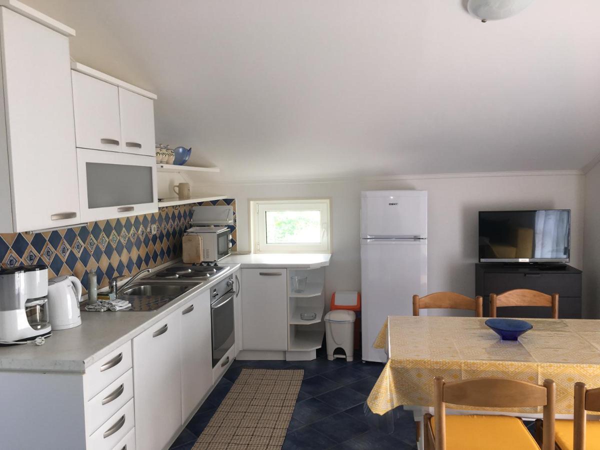 Apartments Mikelic Kampor Eksteriør billede