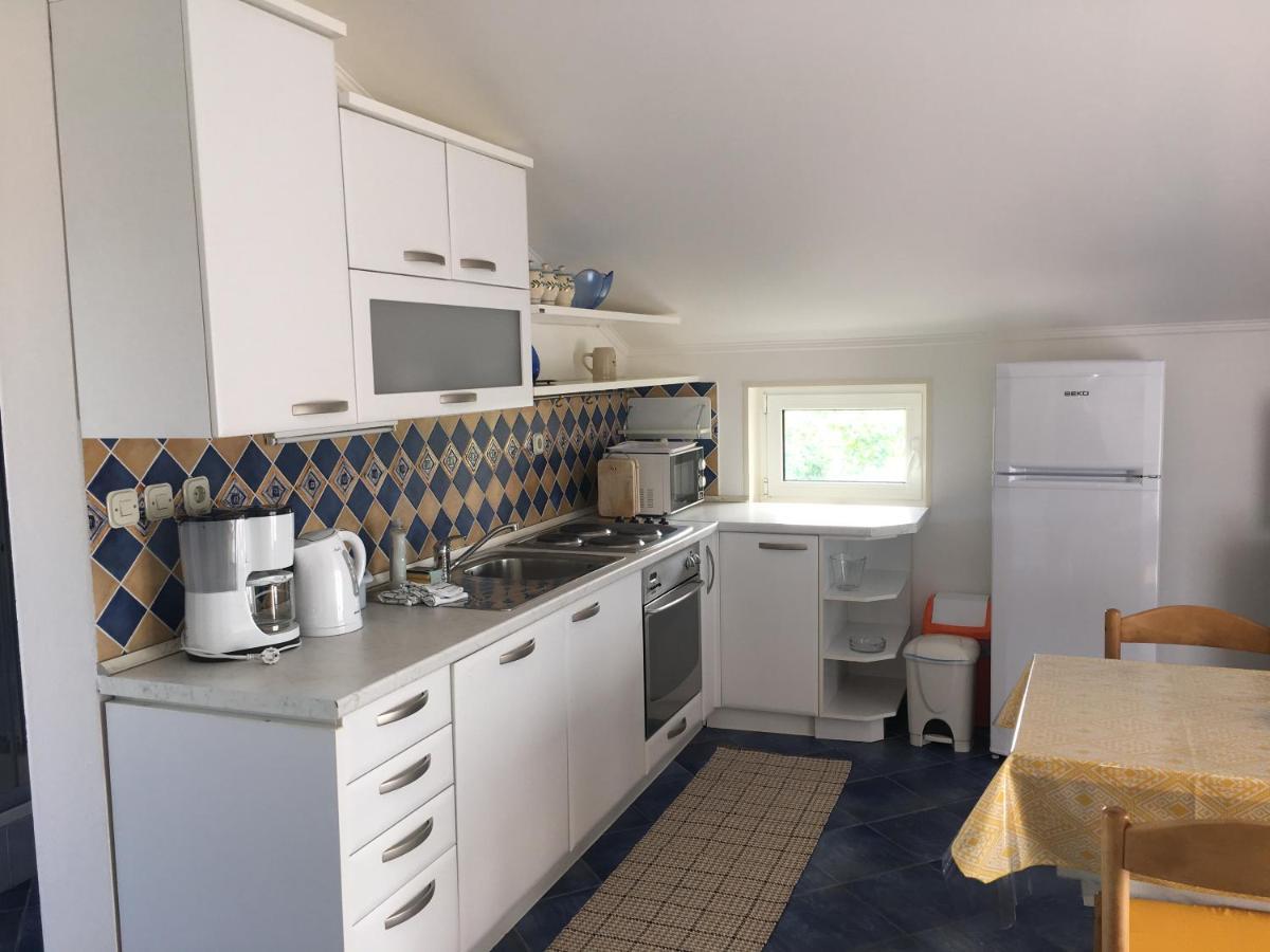 Apartments Mikelic Kampor Eksteriør billede