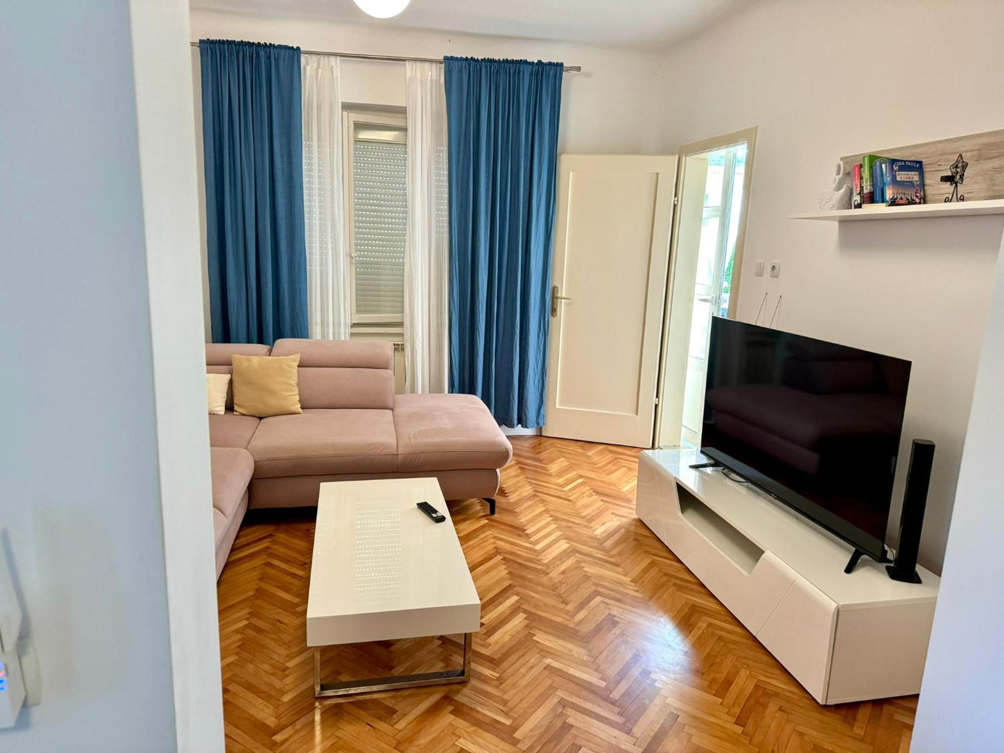 Apartments Mikelic Kampor Eksteriør billede